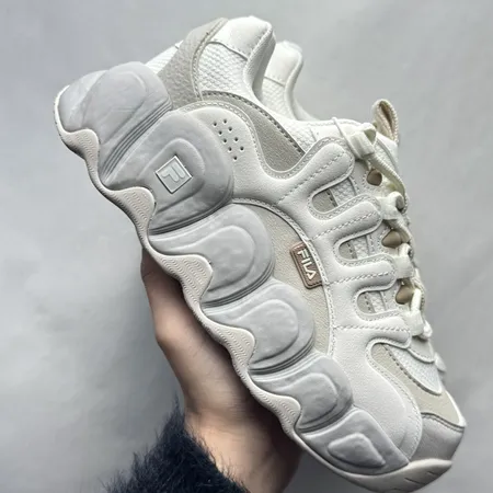 フィラ スニーカー