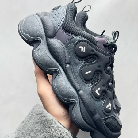 フィラ スニーカー