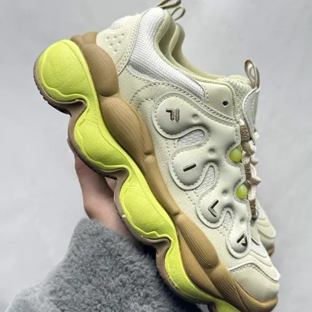 フィラ スニーカー