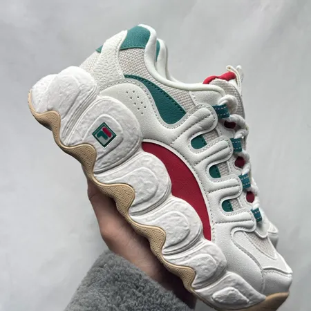 フィラ スニーカー