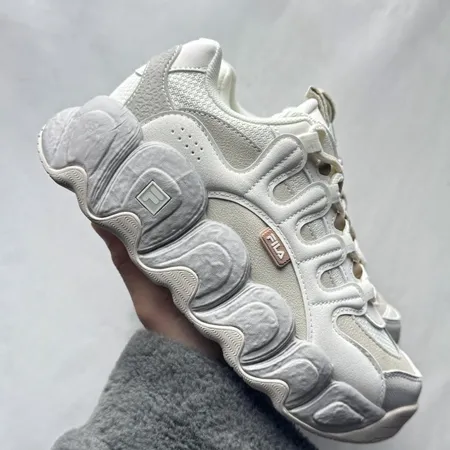 フィラ スニーカー