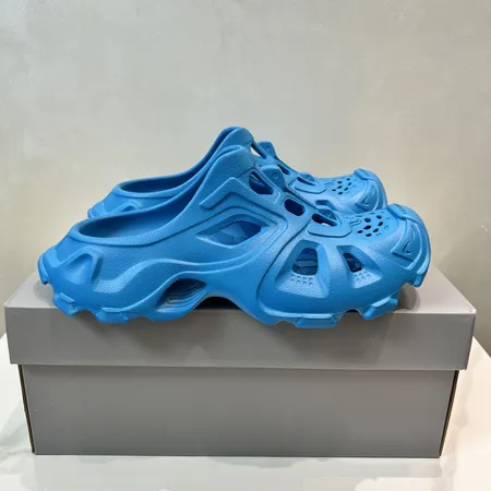 バレンシアガ スリッパ