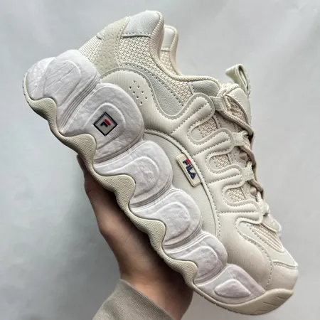 フィラ スニーカー