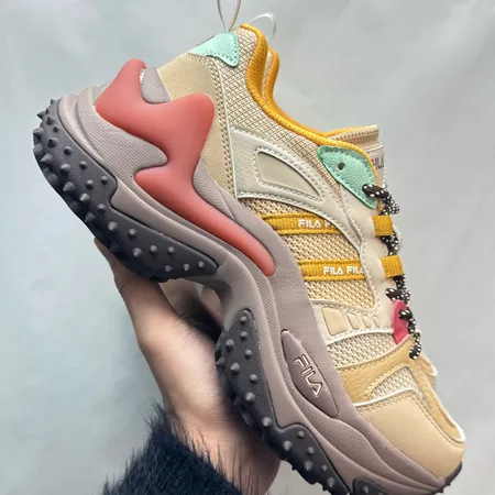 フィラ スニーカー