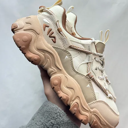 フィラ スニーカー