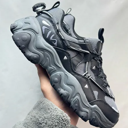 フィラ スニーカー