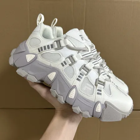 フィラ スニーカー