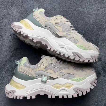 フィラ スニーカー