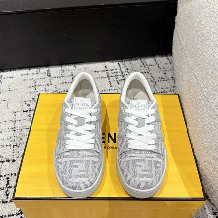 フェンディ カジュアルシューズ