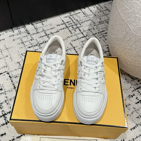 フェンディ カジュアルシューズ