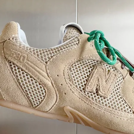 ミュウミュウ スニーカー