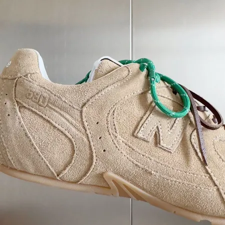 ミュウミュウ スニーカー