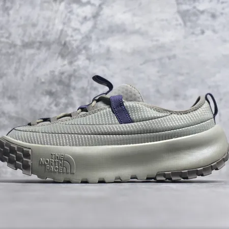 ノースフェイス スニーカー