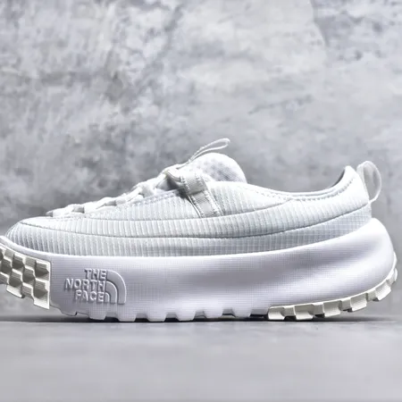 ノースフェイス スニーカー