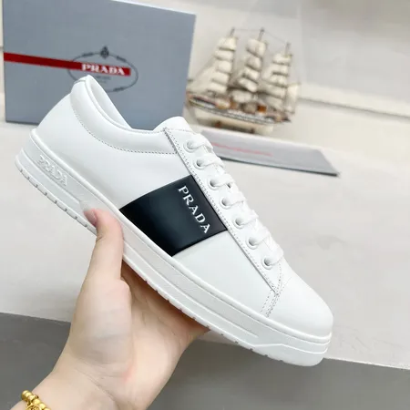 プラダ カジュアルシューズ