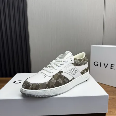 ジバンシィ カジュアルシューズ