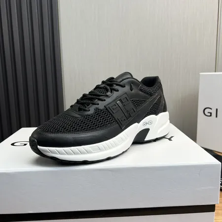 ジバンシィ カジュアルシューズ