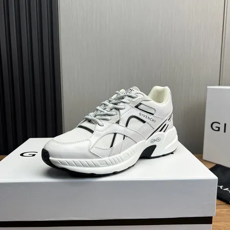 ジバンシィ カジュアルシューズ