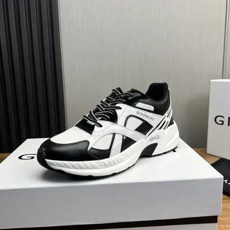 ジバンシィ カジュアルシューズ