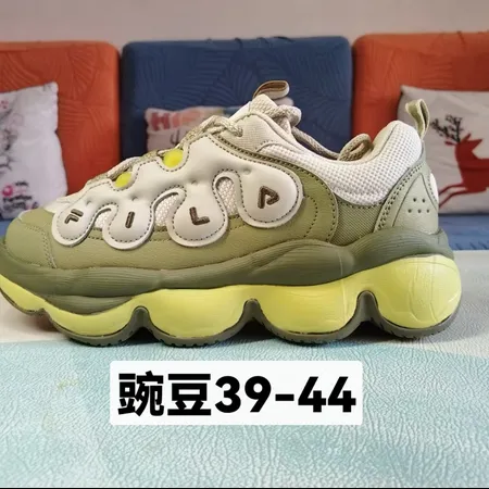 フィラ スニーカー