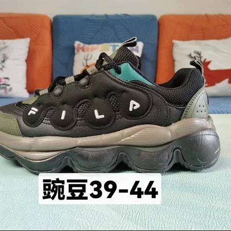 フィラ スニーカー