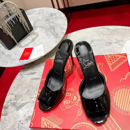 クリスチャン・ルブタン サンダル