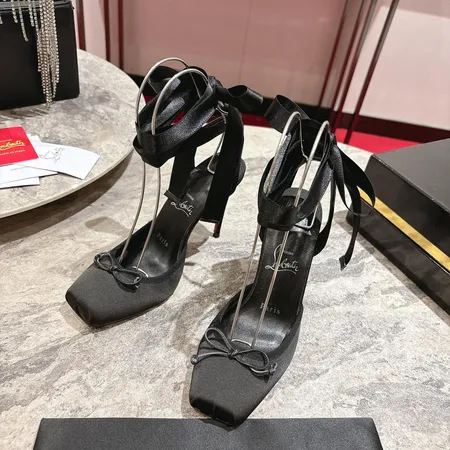 クリスチャン・ルブタン サンダル