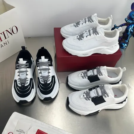 ヴァレンティノ スニーカー