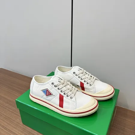 ボッテガ ヴェネタ カジュアルシューズ