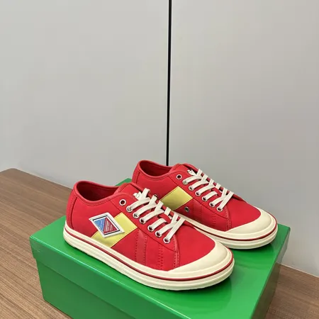 ボッテガ ヴェネタ カジュアルシューズ