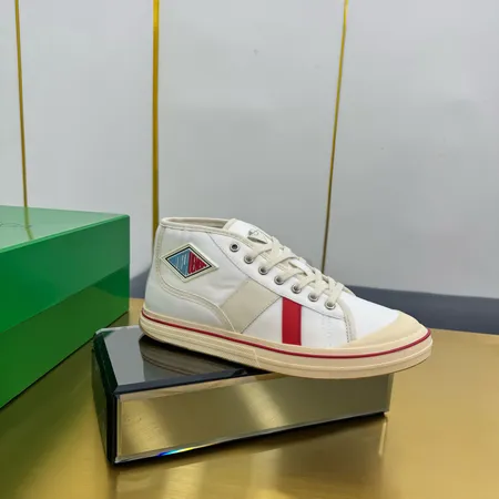 ボッテガ ヴェネタ カジュアルシューズ