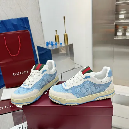 グッチ カジュアルシューズ