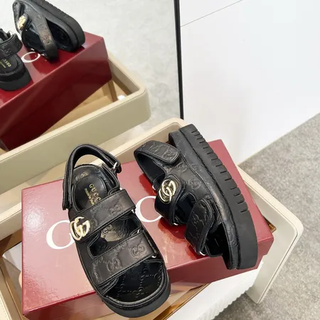 グッチ サンダル