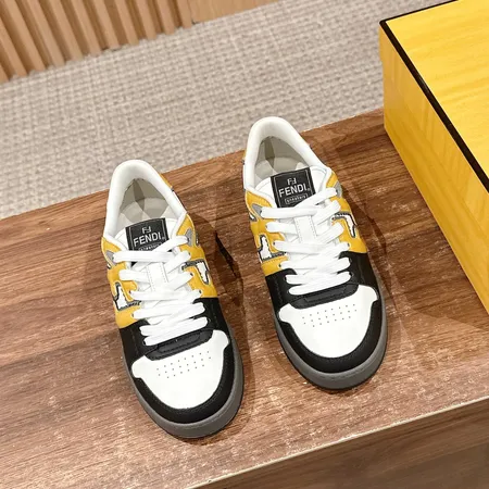 フェンディ カジュアルシューズ