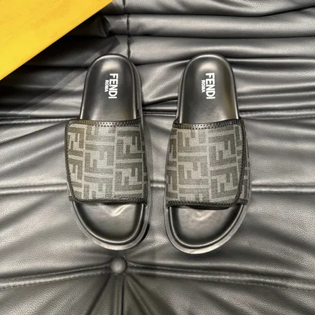 フェンディ スリッパ