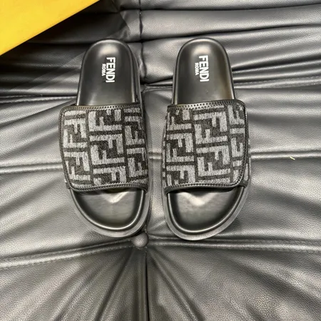 フェンディ スリッパ