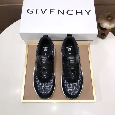 ジバンシィ スニーカー