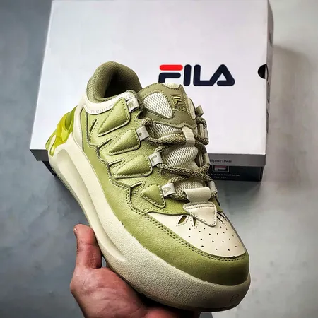 フィラ スニーカー