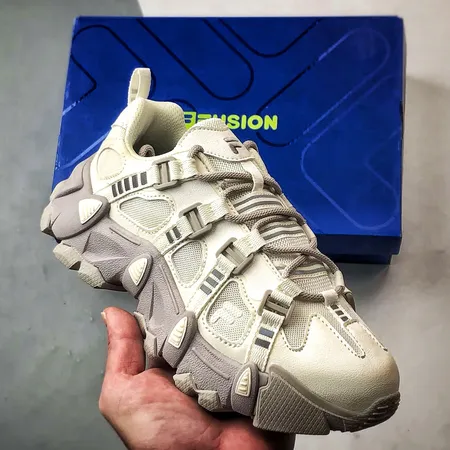 フィラ スニーカー