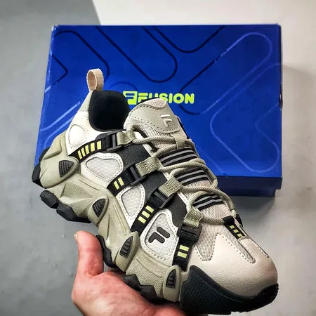 フィラ スニーカー