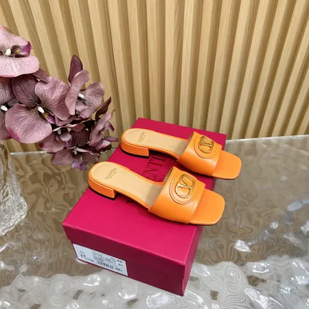 ヴァレンティノ スリッパ