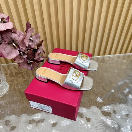 ヴァレンティノ スリッパ