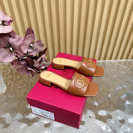 ヴァレンティノ スリッパ