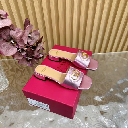 ヴァレンティノ スリッパ