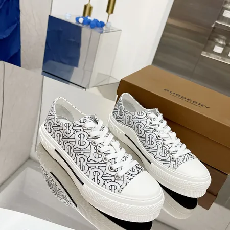 バーバリー ス カジュアルシューズ