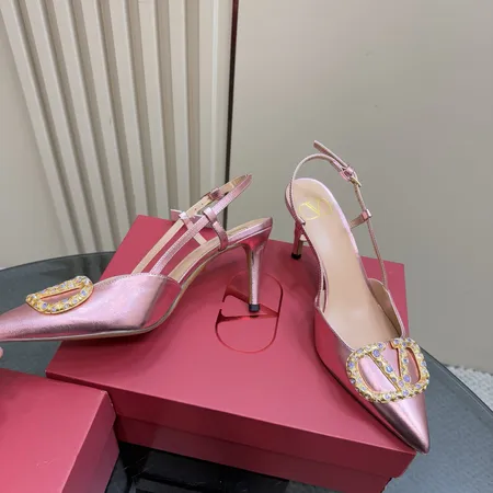 ヴァレンティノ サンダル