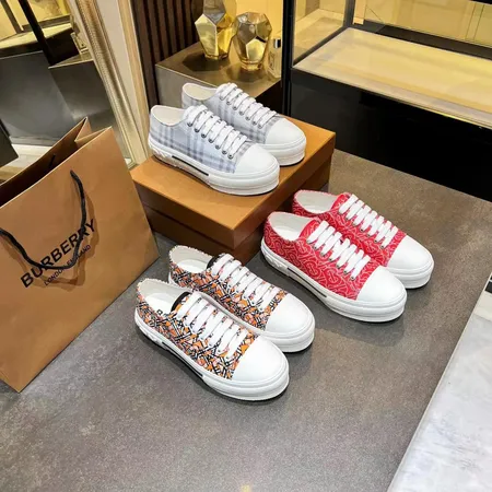 バーバリー ス カジュアルシューズ