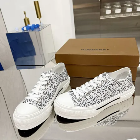 バーバリー ス カジュアルシューズ