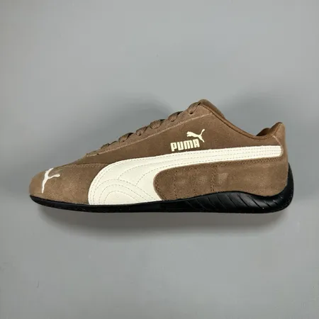 プーマ スニーカー