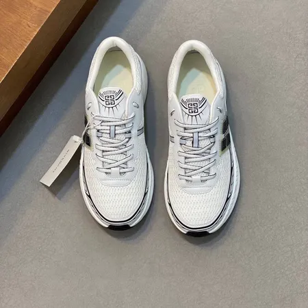 ジバンシィ カジュアルシューズ